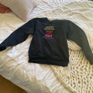 Valencia ha Graphic Print Crew Neck Sweater